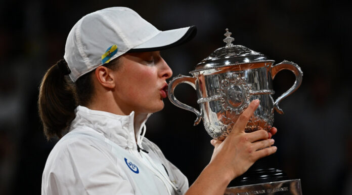Roland-Garros: Iga Swiatek remporte son deuxième titre du Grand Chelem