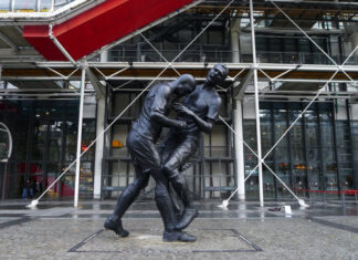 Qatar: la statue du coup de tête de Zidane sera réinstallée dans un musée