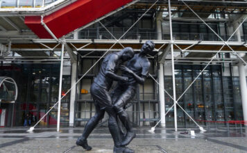 Qatar: la statue du coup de tête de Zidane sera réinstallée dans un musée