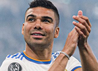 كاسيميرو يذرف الدموع في حفل توديعه