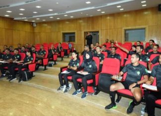 الحكام المغاربة في تجمع تحضيرا لانطلاق البطولة