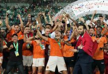 نهضة بركان يتوج بكأس السوبر الأفريقي بعد فوزه على الوداد الرياضي