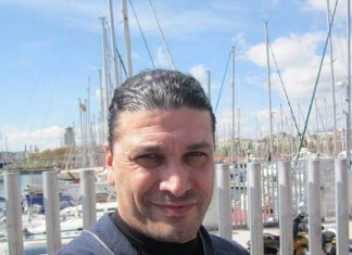 لاعب دولي سابق يساند الركراكي