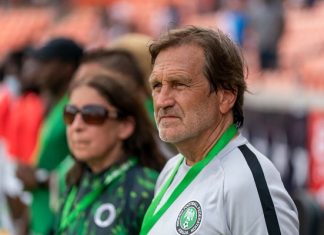 L’entraîneur de l’équipe féminine du Nigeria appelle à suivre l’exemple du Maroc