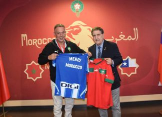 تبادل الأقمصة بين رئيس الجامعة الملكية المغربية لكرة القدم ورئيس اتحاد الشيلي لكرة القدم