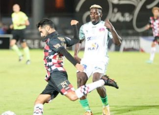 مباراة شباب المحمدية والرجاء الرياضي تنتهي على إيقاع البياض