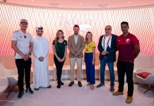 نجم الكرة الإنجليزية ديفيد بيكهام يلتقي أعضاء من شبكة قطر لقادة المشجعين