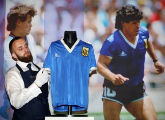 Un maillot mythique de Maradona exposé au Qatar pendant le Mondial-2022