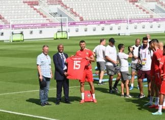 رئيس الاتحاد الإفريقي لكرة القدم في زيارة لتداريب المنتخب المغربي