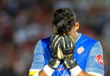 رضى التكناوتي يعتذر بعد تصرفه الخشن في الكلاسيكو