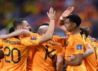هولندا أول المتأهلين لربع نهائي كأس العالم
