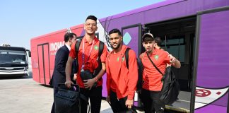 طائرة المنتخب المغربي تقلع من مطار الدوحة في اتجاه الرباط