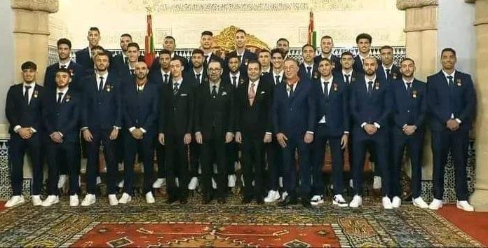 بحضور الأمهات …الملك يوشح الأسود ويحتفي بإنجازهم المونديالي التاريخي