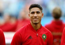 أشرف حكيمي يحظى باستقبال في الملعب البلدي بالقصر الكبير