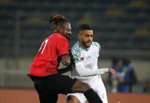 مباراة الرجاء الرياضي وسيمبا التنزاني تحت قيادة طاقم تحكيمي كاميروني