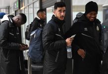 بالصور.. بعثة الجيش الملكي تتجه صوب مصر