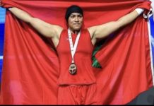 المغربية خديجة المرضي تدخل التاريخ بإحرازها بطولة العالم في الملاكمة