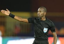 صافرة سنغالية تدير مباراة الوداد البيضاوي وسيمبا التنزاني