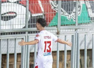 الوداد يفوز على مولودية وجدة ويواصل مطاردة المتصدر الجيش الملكي