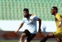 نهضة بركان يفوز على شباب هوارة ويضرب موعدا مع الفتح الرياضي في نصف نهائي كأس العرش