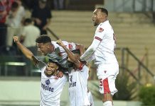 الوداد البيضاوي يفوز على المغرب التطواني ويواصل مطاردة المتصدر