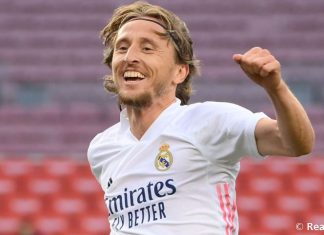 ريال مدريد يجدد عقد لوكا مودريتش