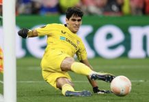 بعد تألقه في نهائي الدوري الأوروبي.. ياسين بونو يفوز بجائزة رجل المباراة