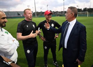 فوزي لقجع ووليد الركراكي في زيارة تحفيزية للاعبي الوداد قبل موقعة الأهلي