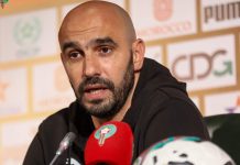 الركراكي: “عندما لا نحترم الخصوم الطيارة كترجع بالزربة”