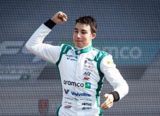 انتصار كبير لسليمان الزنفري في سباق الفورمولا 4 في البحرين