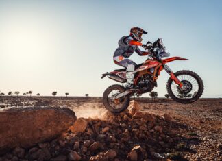 أمين الشيكر ممثل المغرب في رالي Morocco Desert Challenge